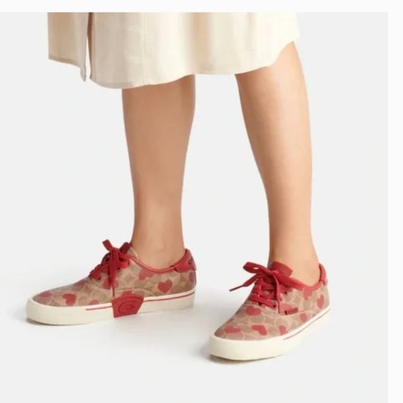 Coach Lowline Low Top Sneaker with heart print - Picture 2 of 3